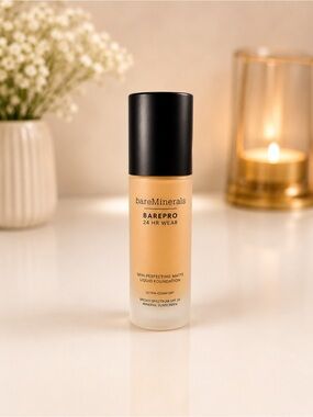 Bare Minerals BAREPRO 24HR Wear Skin-Perfecting Matte Liquid Foundation SPF 20